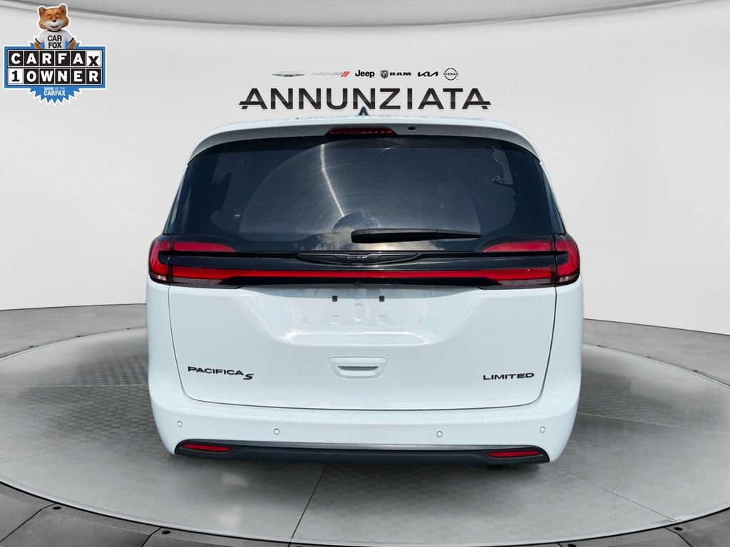 Used 2025 Chrysler Pacifica Limited FWD image 4