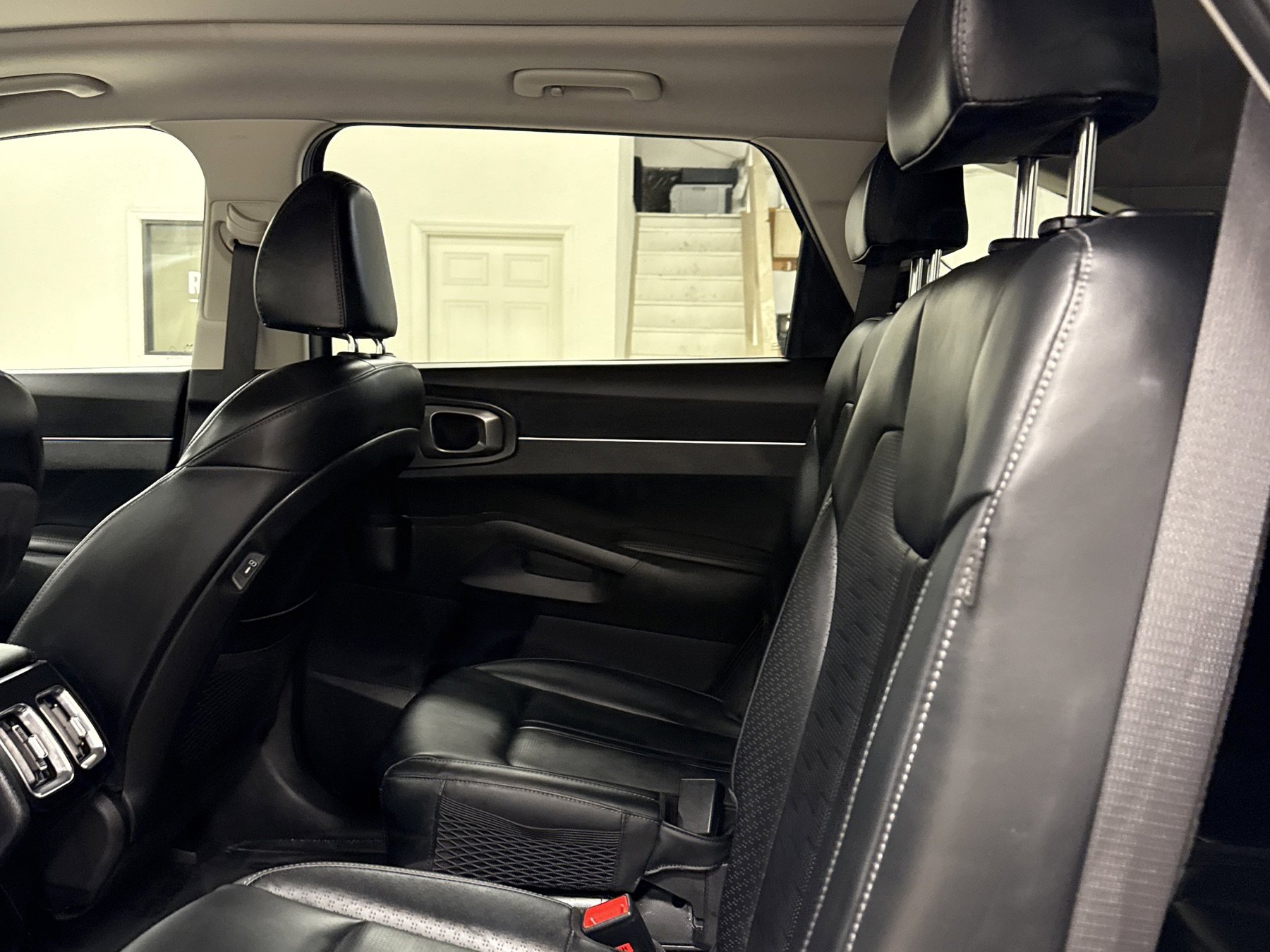 Used 2025 Kia Sorento EX w/ EX Panoramic Sunroof Package image 12