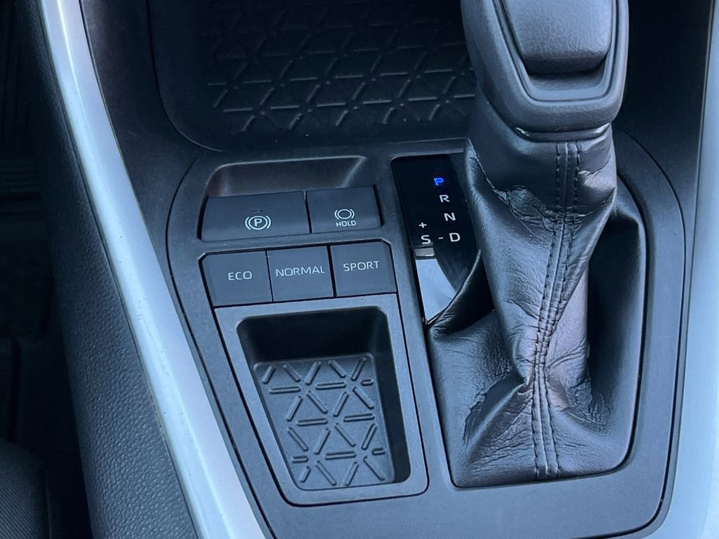 Used 2020 Toyota RAV4 LE w/ All Weather Liner Package image 21