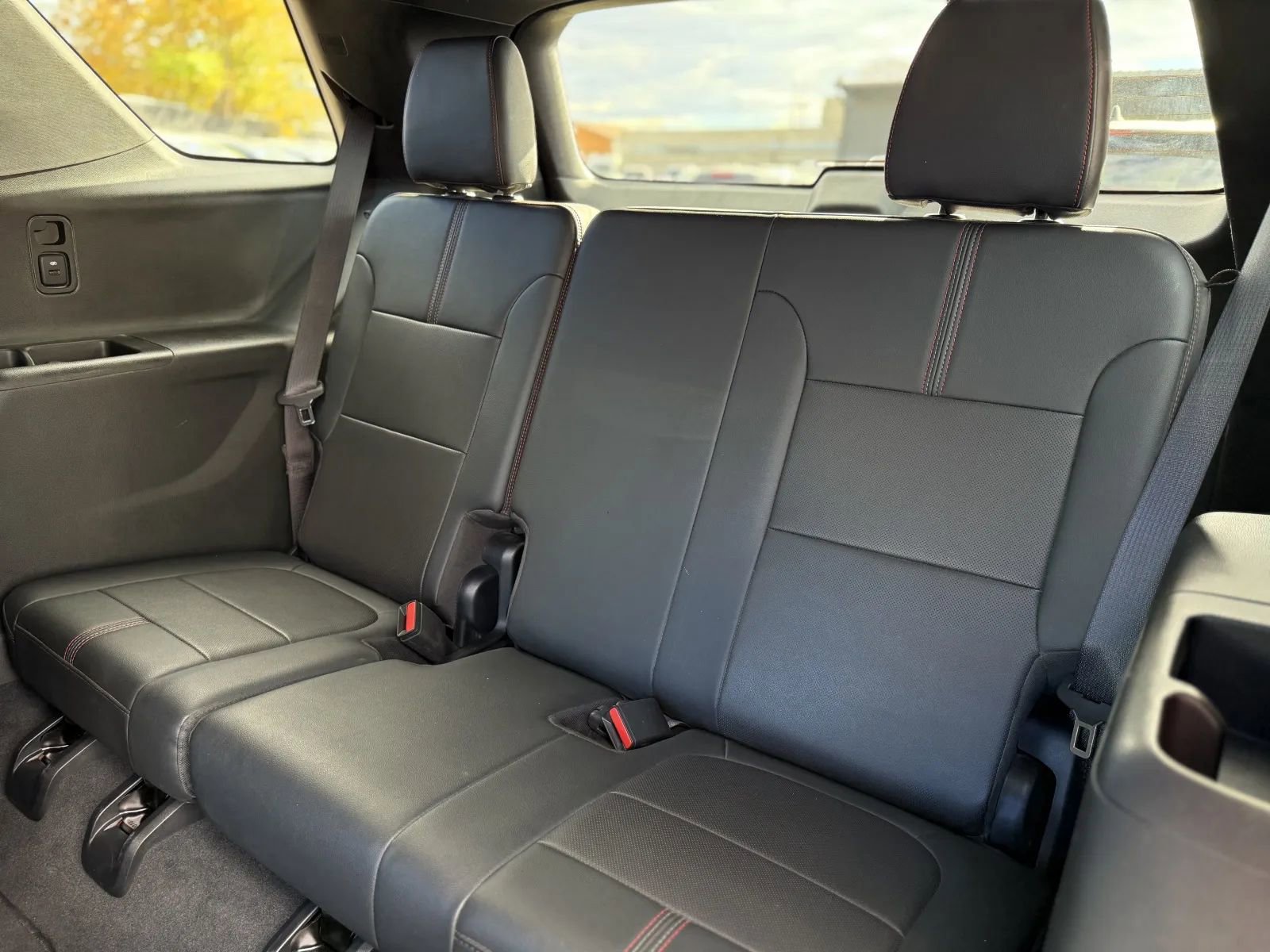 Used 2023 Chevrolet Traverse RS AWD/4WD image 17