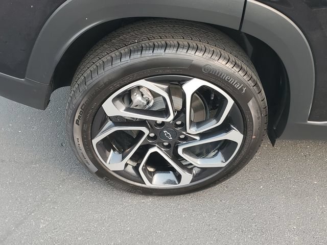 Used 2025 Chevrolet Trax RS w/ Sunroof Package FWD image 5