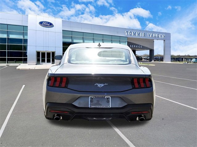 Used 2025 Ford Mustang Coupe image 3