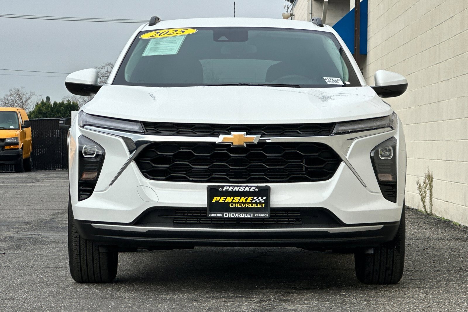 Used 2025 Chevrolet Trax LT w/ Driver Confidence Package image 9