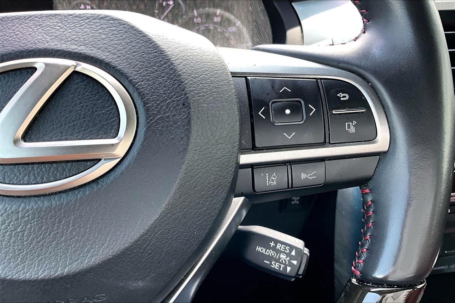 Used 2023 Lexus GX 460 Luxury w/ Accessory Package AWD/4WD image 25