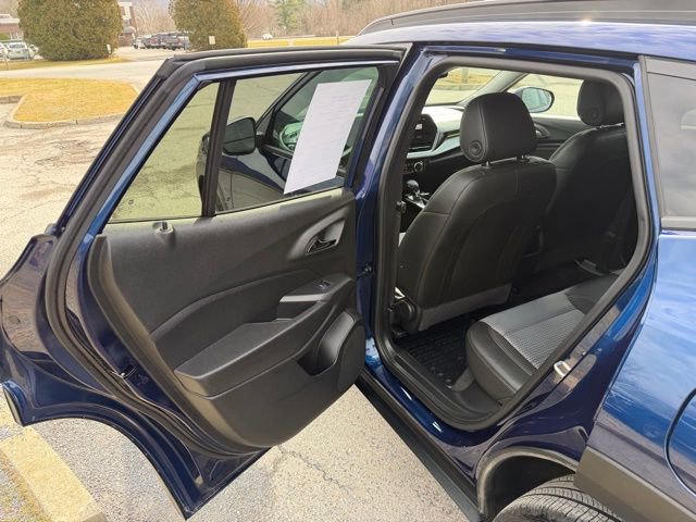 Used 2024 Chevrolet Trax LT w/ Driver Confidence Package image 18