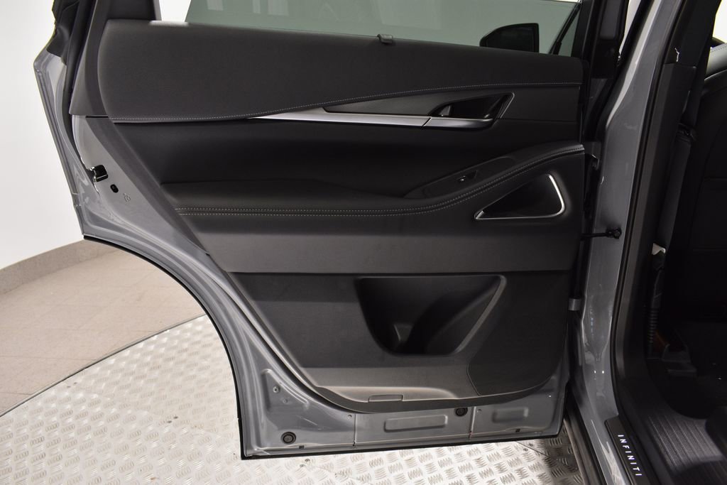 New 2026 INFINITI QX60 Luxe w/ Family Package image 27