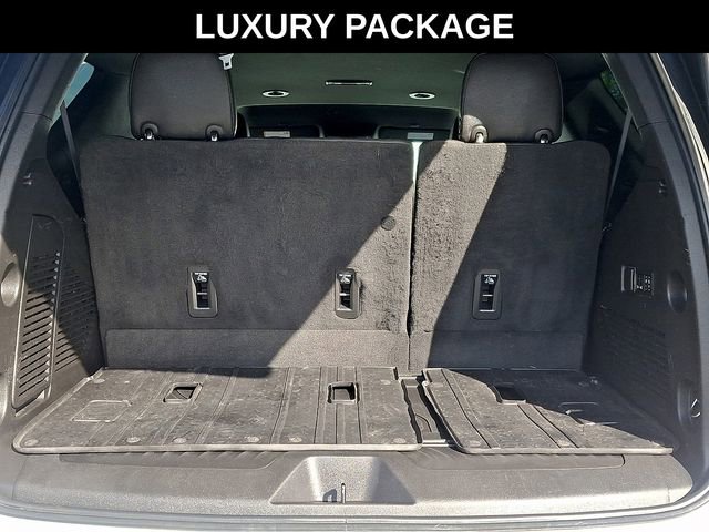 Used 2022 Chevrolet Tahoe LT w/ Luxury Package AWD/4WD image 28
