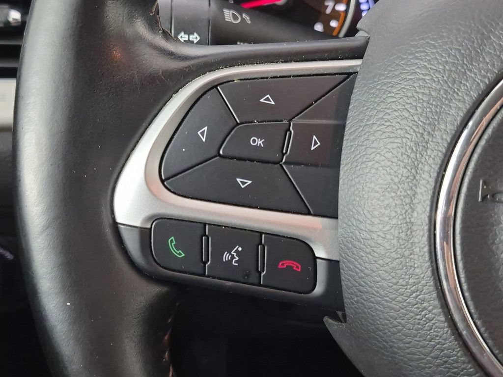 Used 2020 Jeep Compass Latitude FWD image 16