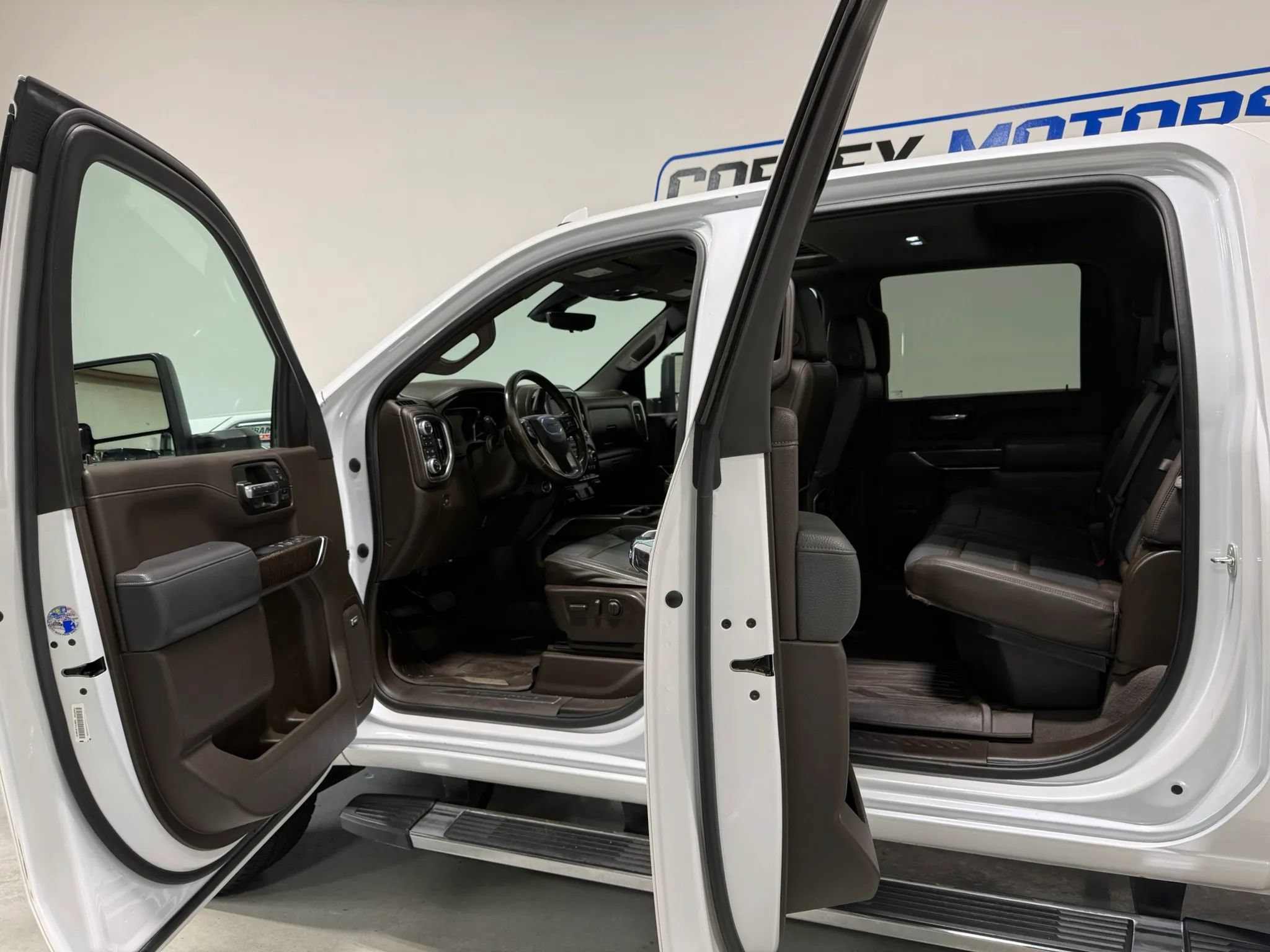 Used 2020 GMC Sierra 2500 Denali w/ Denali Ultimate Package AWD/4WD image 14