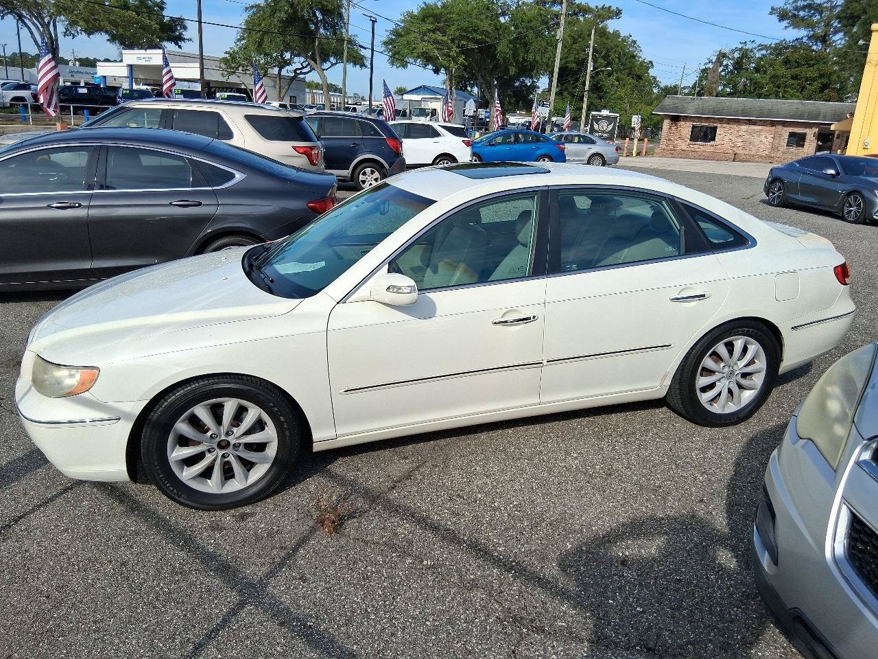 Used 2007 Hyundai Azera Limited FWD image 2