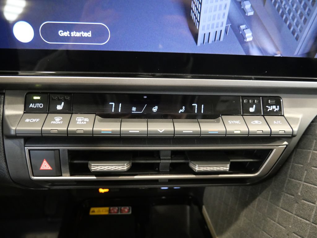 Used 2026 Toyota Camry XLE AWD/4WD image 23