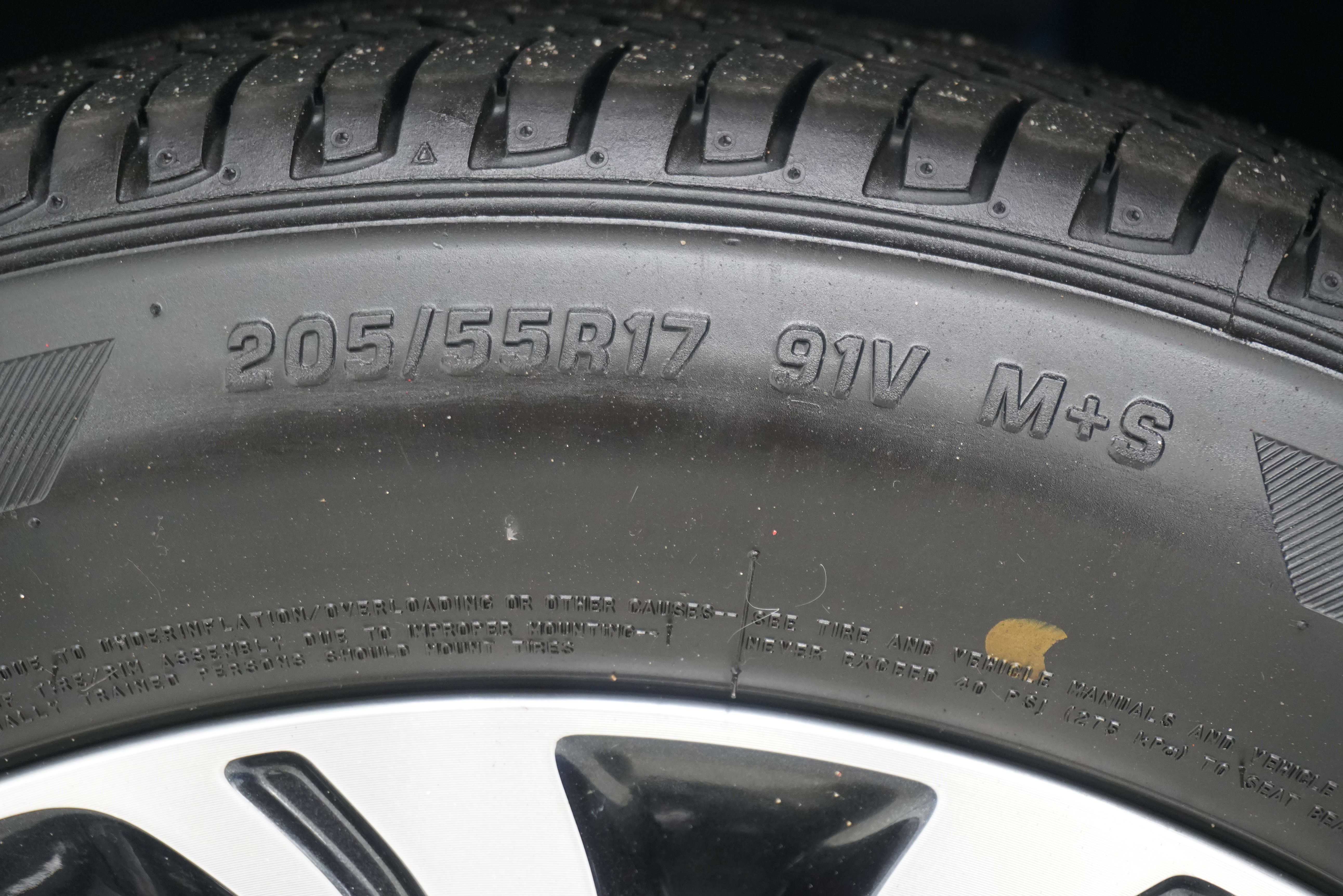 Used 2018 Chevrolet Bolt LT image 23