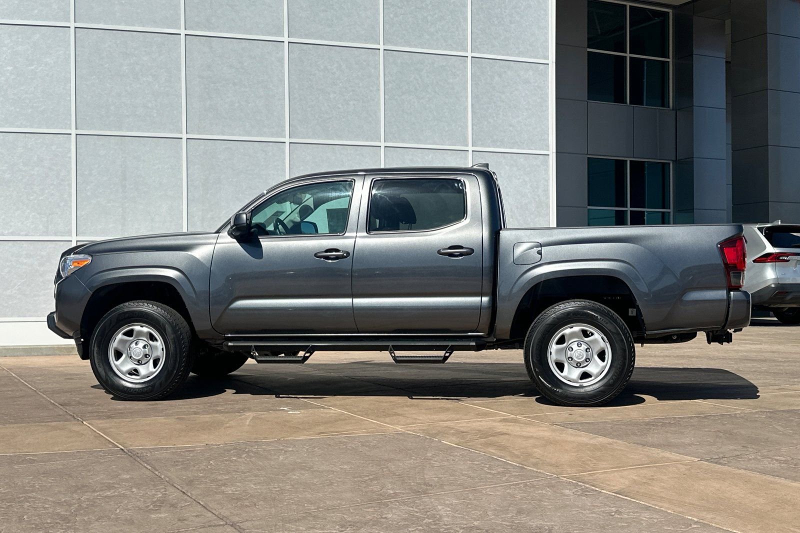 Used 2022 Toyota Tacoma SR AWD/4WD image 7