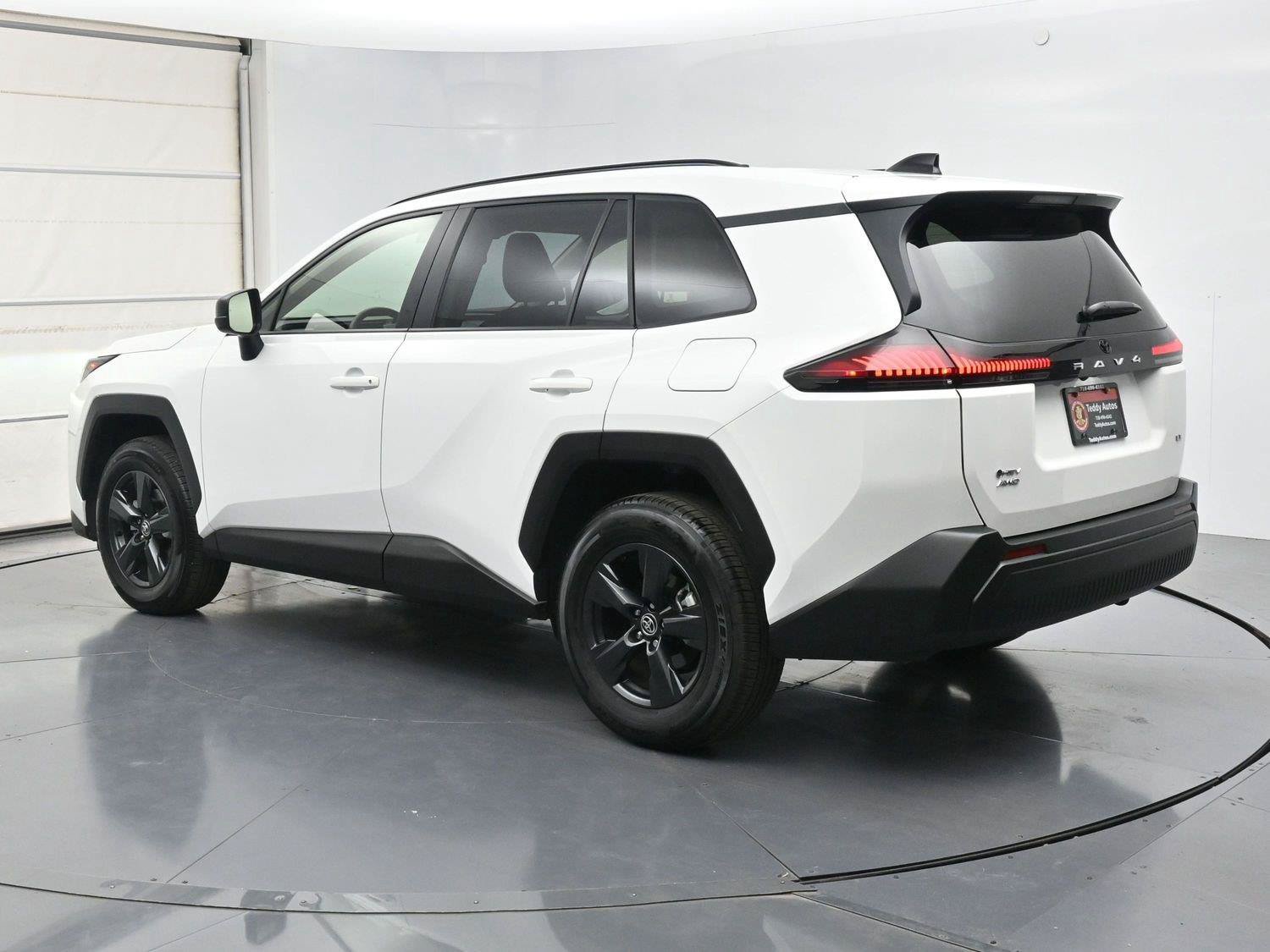 Used 2026 Toyota RAV4 LE AWD/4WD image 24