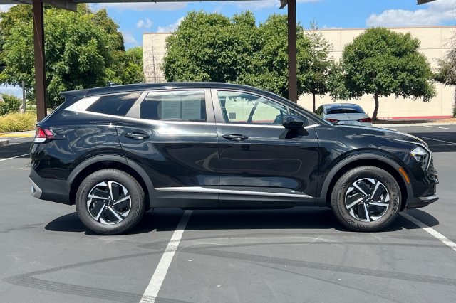 Used 2023 Kia Sportage LX AWD/4WD image 3