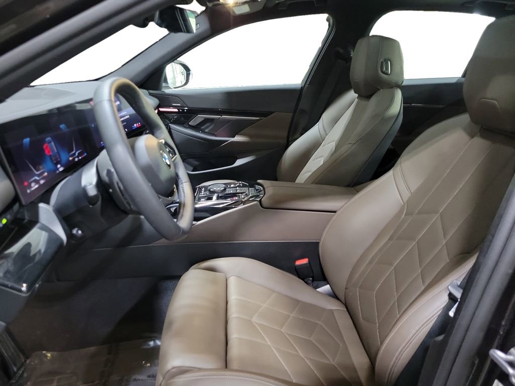 Used 2024 BMW 530i xDrive w/ Premium Package image 13
