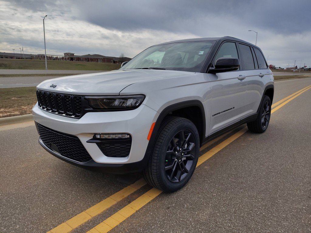 New 2025 Jeep Grand Cherokee Limited AWD/4WD image 4