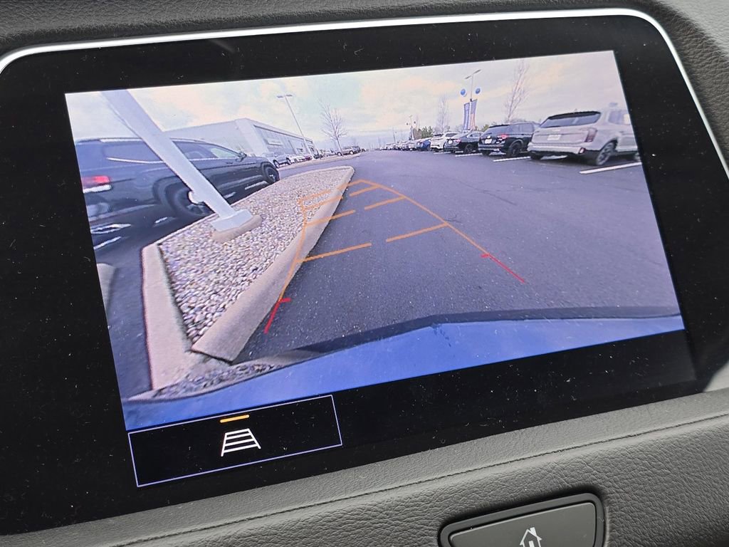 Used 2022 Cadillac XT4 Luxury w/ Cold Weather Package image 3