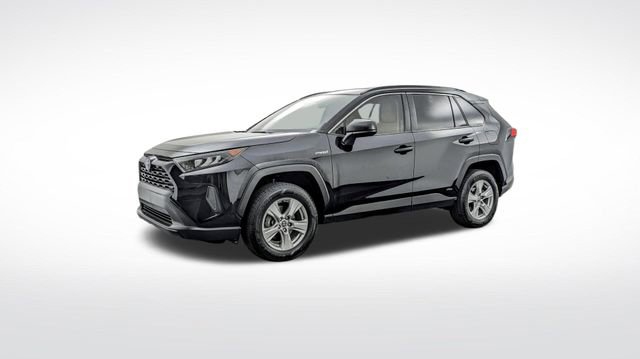 Used 2020 Toyota RAV4 LE image 1