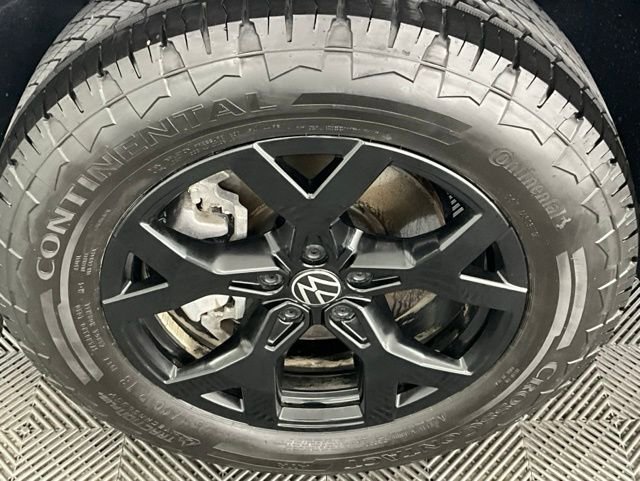 Used 2025 Volkswagen Atlas Peak Edition SE image 30