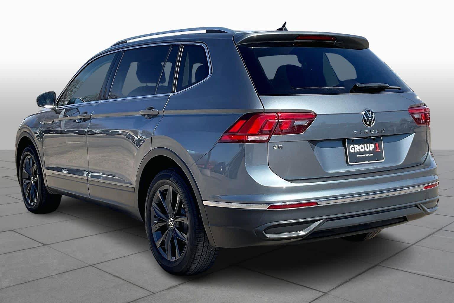 Used 2024 Volkswagen Tiguan SE FWD image 12