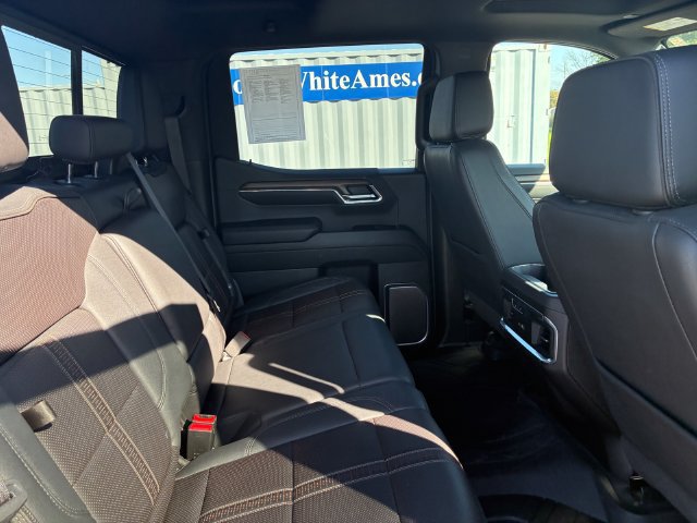 Used 2024 Chevrolet Silverado 1500 High Country w/ High Country Premium Package AWD/4WD image 17