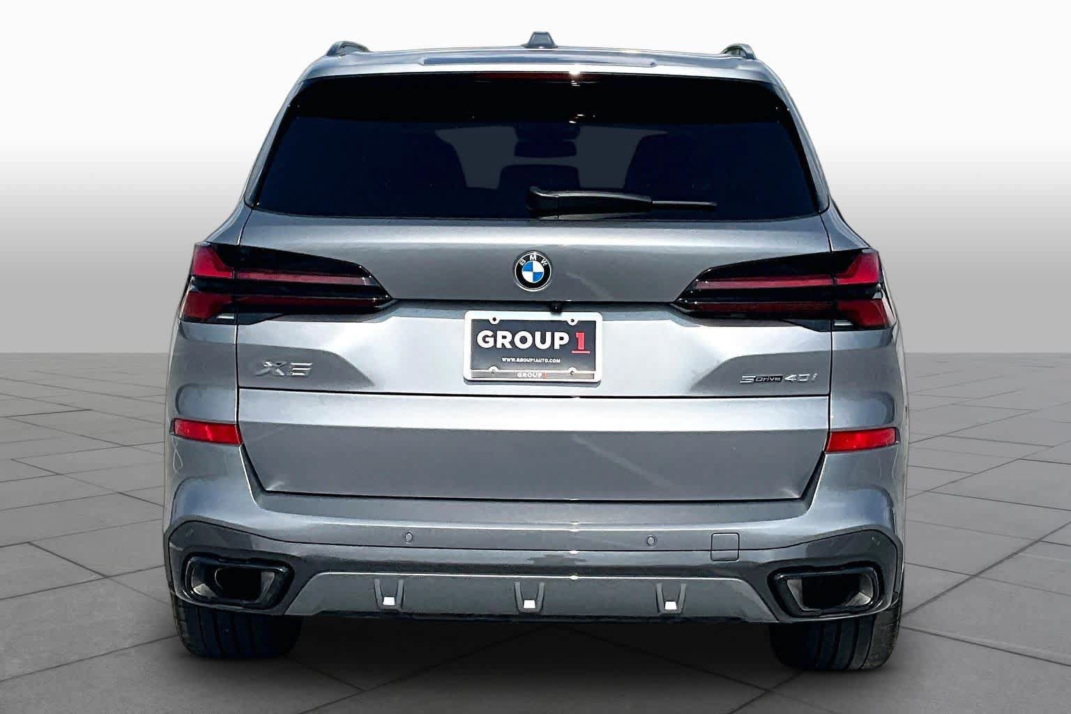 Used 2026 BMW X5 sDrive40i w/ Executive Package RWD image 5