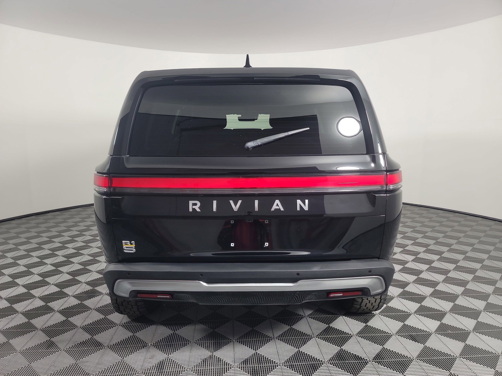 Used 2022 Rivian R1S Launch Edition image 4