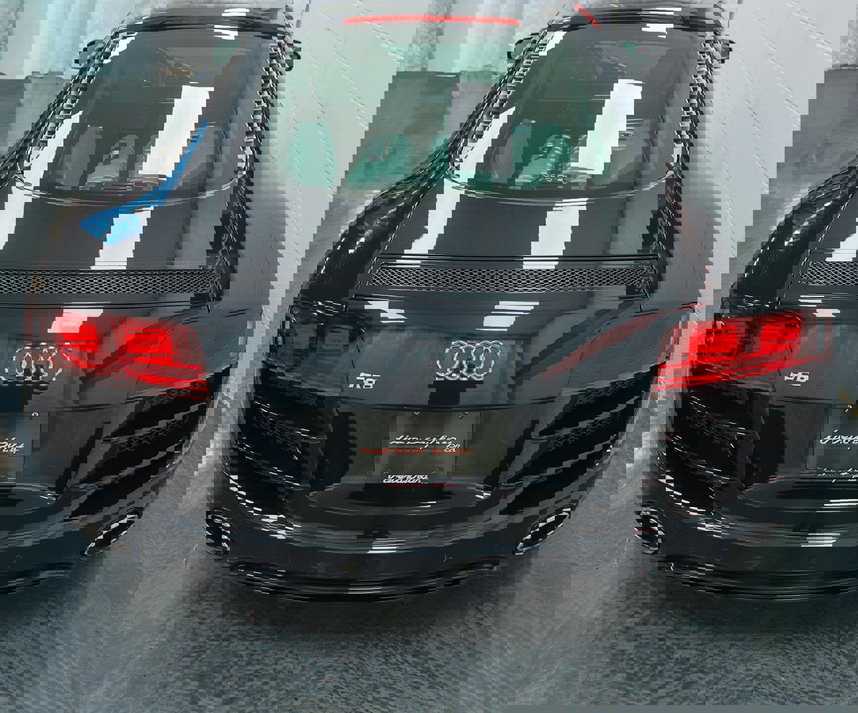 Used 2011 Audi R8 V10 image 24