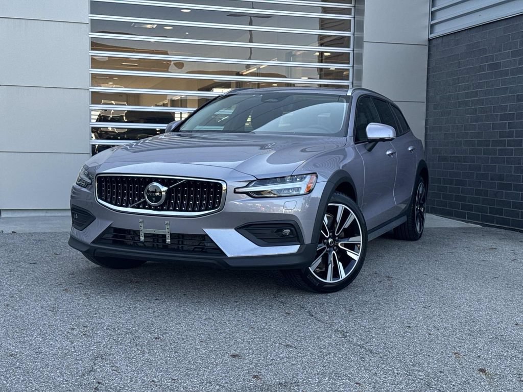 Used 2026 Volvo V60 B5 Cross Country Ultra w/ Climate Package