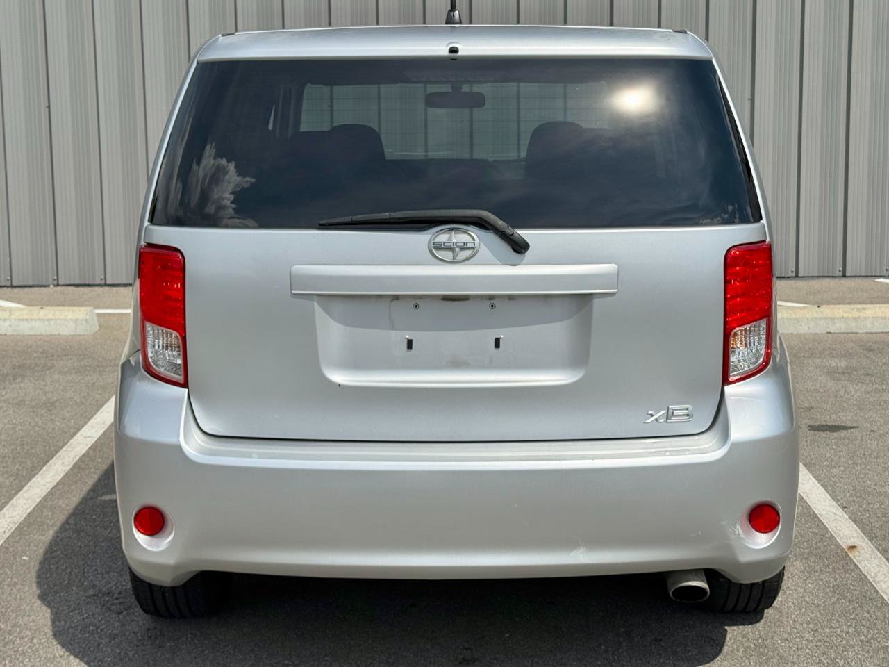 Used 2012 Scion xB FWD image 6
