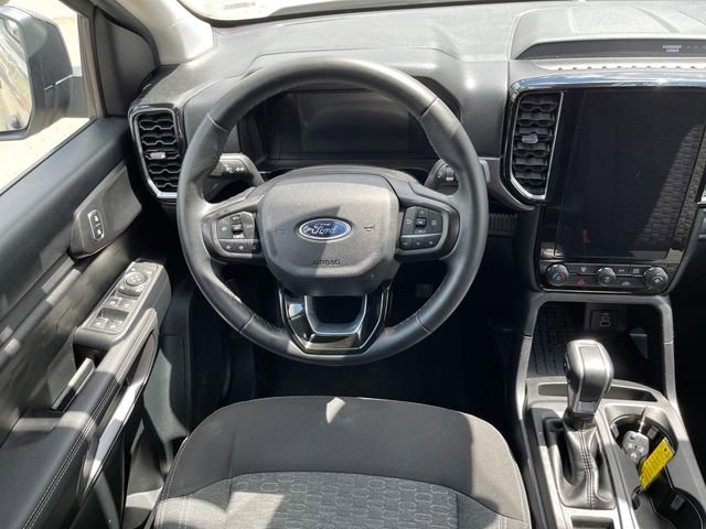 Used 2025 Ford Ranger XLT w/ Chrome Accent Package RWD image 13