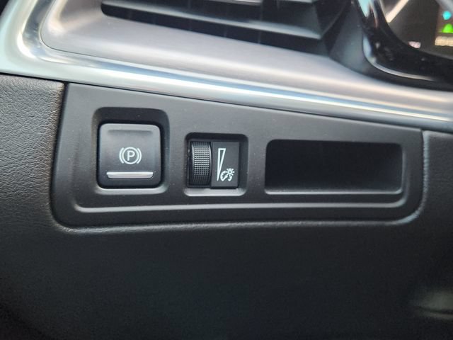 Used 2018 Cadillac XT5 Luxury w/ Driver Awareness Package FWD image 24