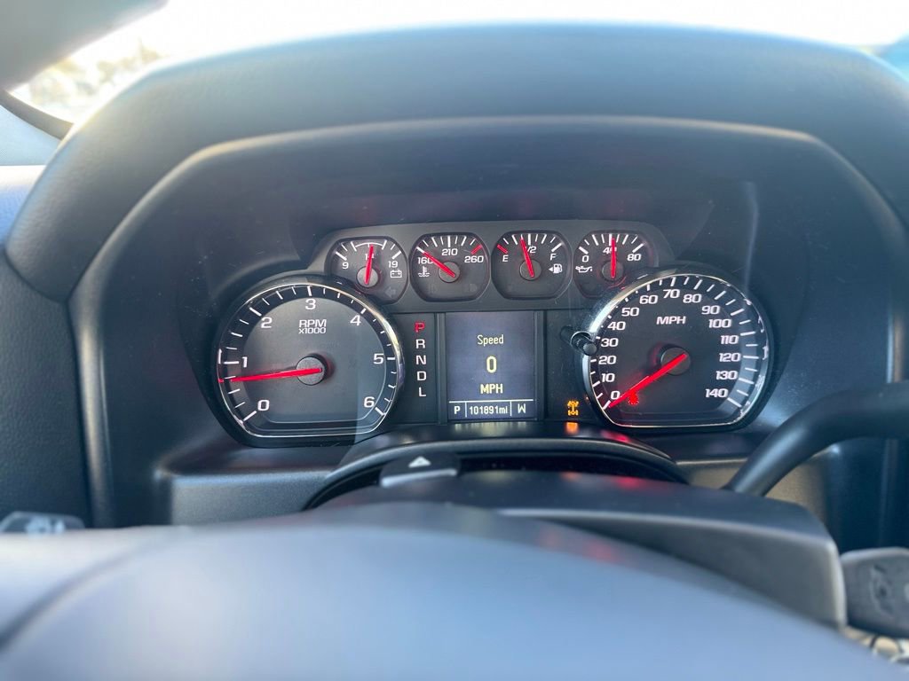 Used 2018 Chevrolet Silverado 1500 Custom w/ Custom Value Package image 9