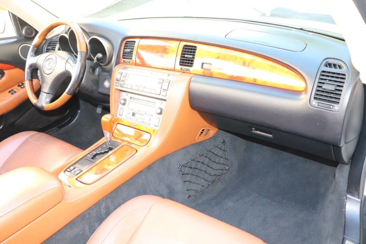 Used 2002 Lexus SC 430 Base 2dr Convertible RWD image 37