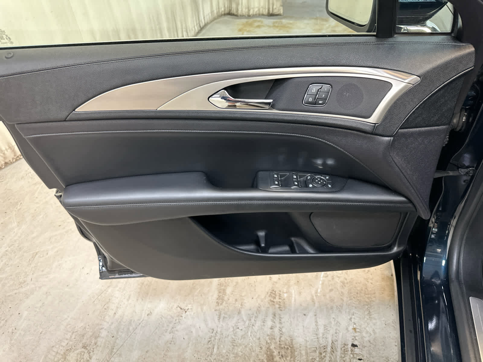 Used 2020 Lincoln MKZ AWD w/ Convenience Package image 26