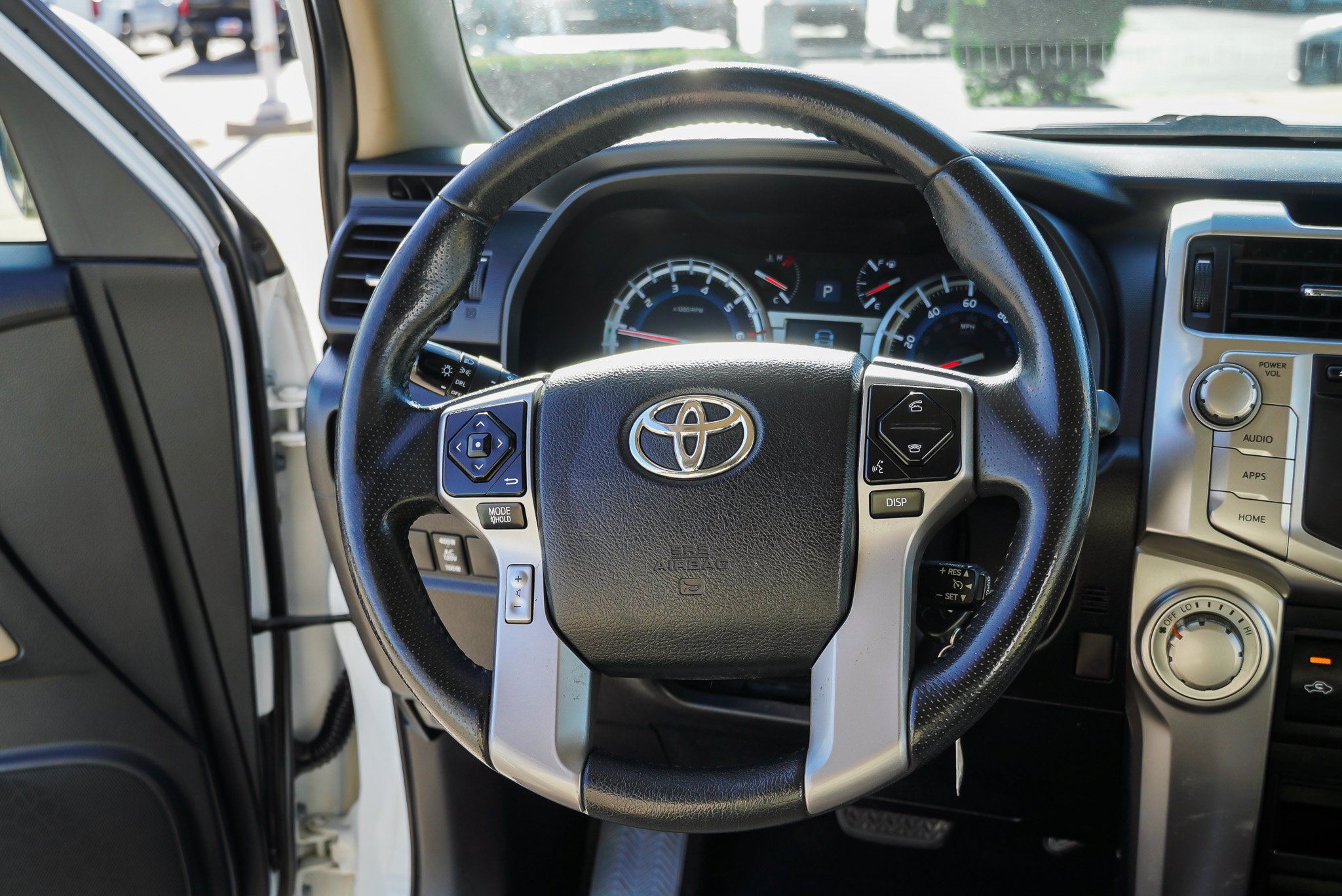 Used 2018 Toyota 4Runner SR5 AWD/4WD image 30