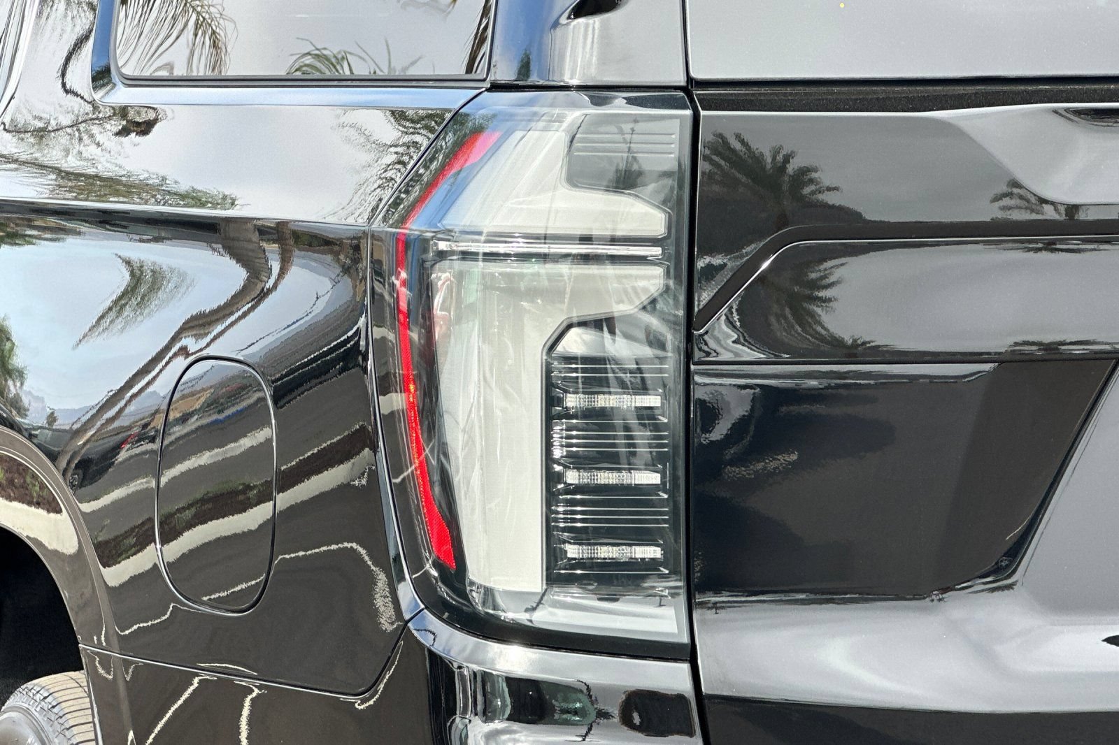 New 2026 Chevrolet Suburban High Country w/ LPO, Illumination Package RWD image 28