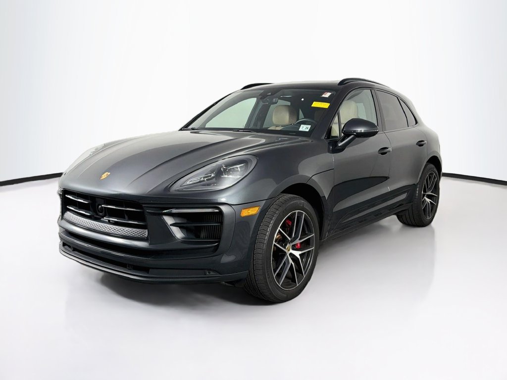 Certified 2023 Porsche Macan S AWD/4WD image 1