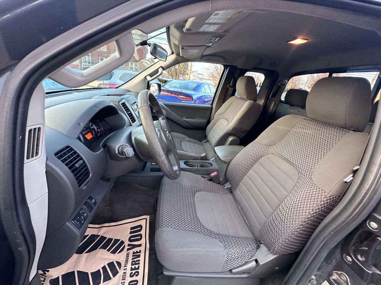 Used 2012 Nissan Frontier SV image 10