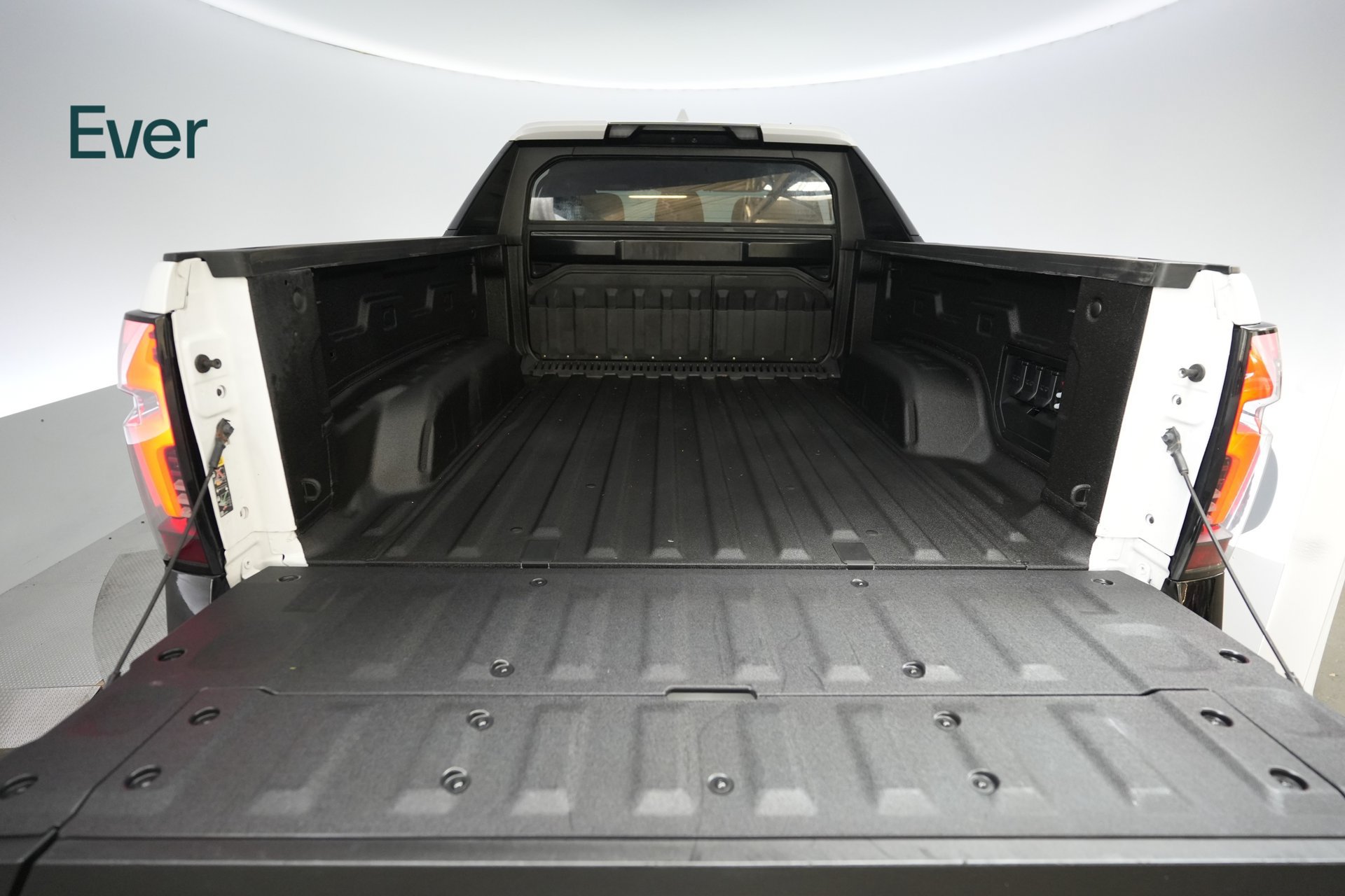 Used 2024 Chevrolet Silverado EV RST AWD/4WD image 8