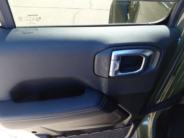 Used 2023 Jeep Wrangler Unlimited Sahara w/ Cold Weather Group image 28