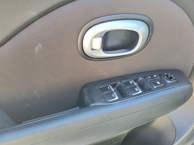 Used 2018 Kia Soul + image 11