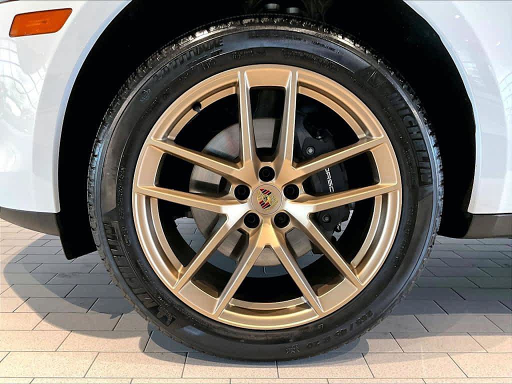 Used 2026 Porsche Macan AWD/4WD image 14