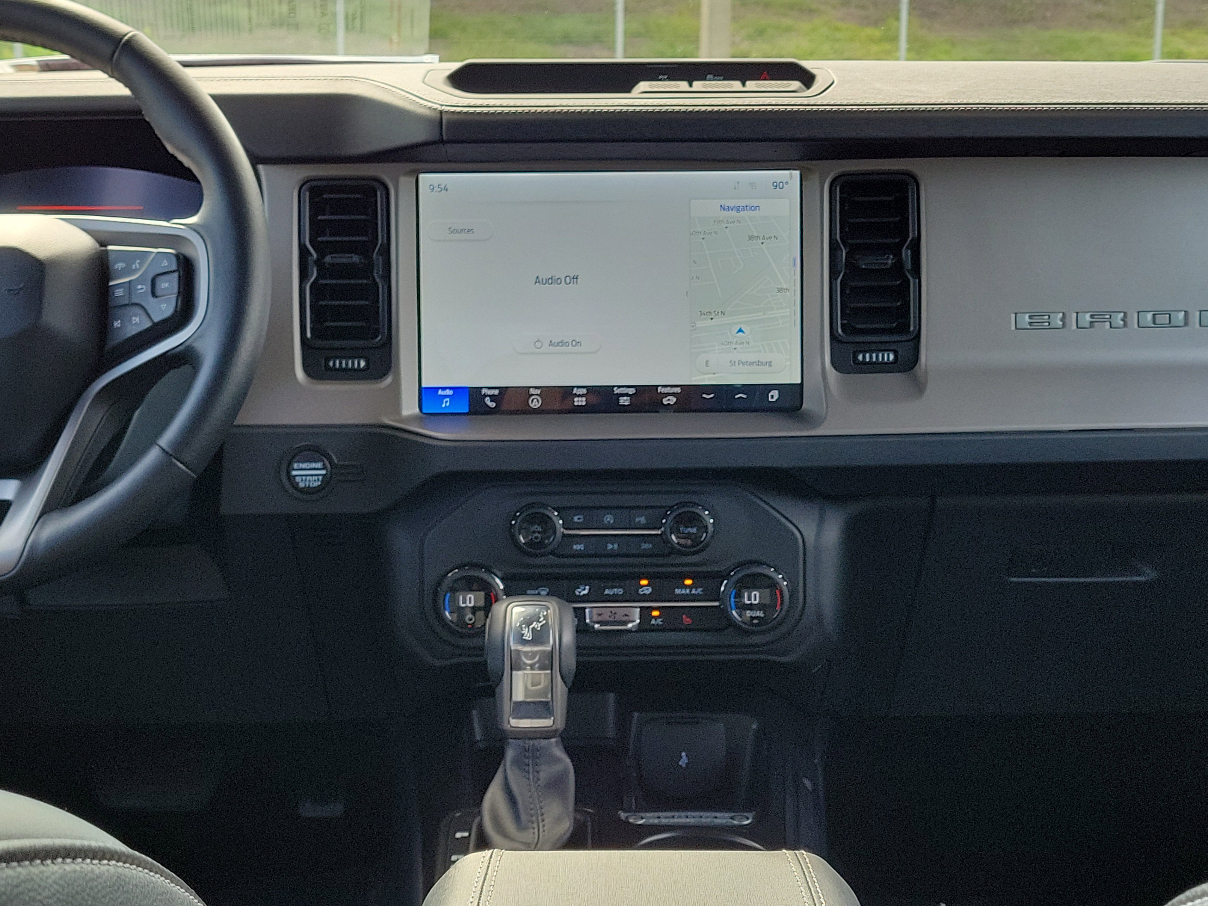 Used 2025 Ford Bronco Outer Banks AWD/4WD image 18