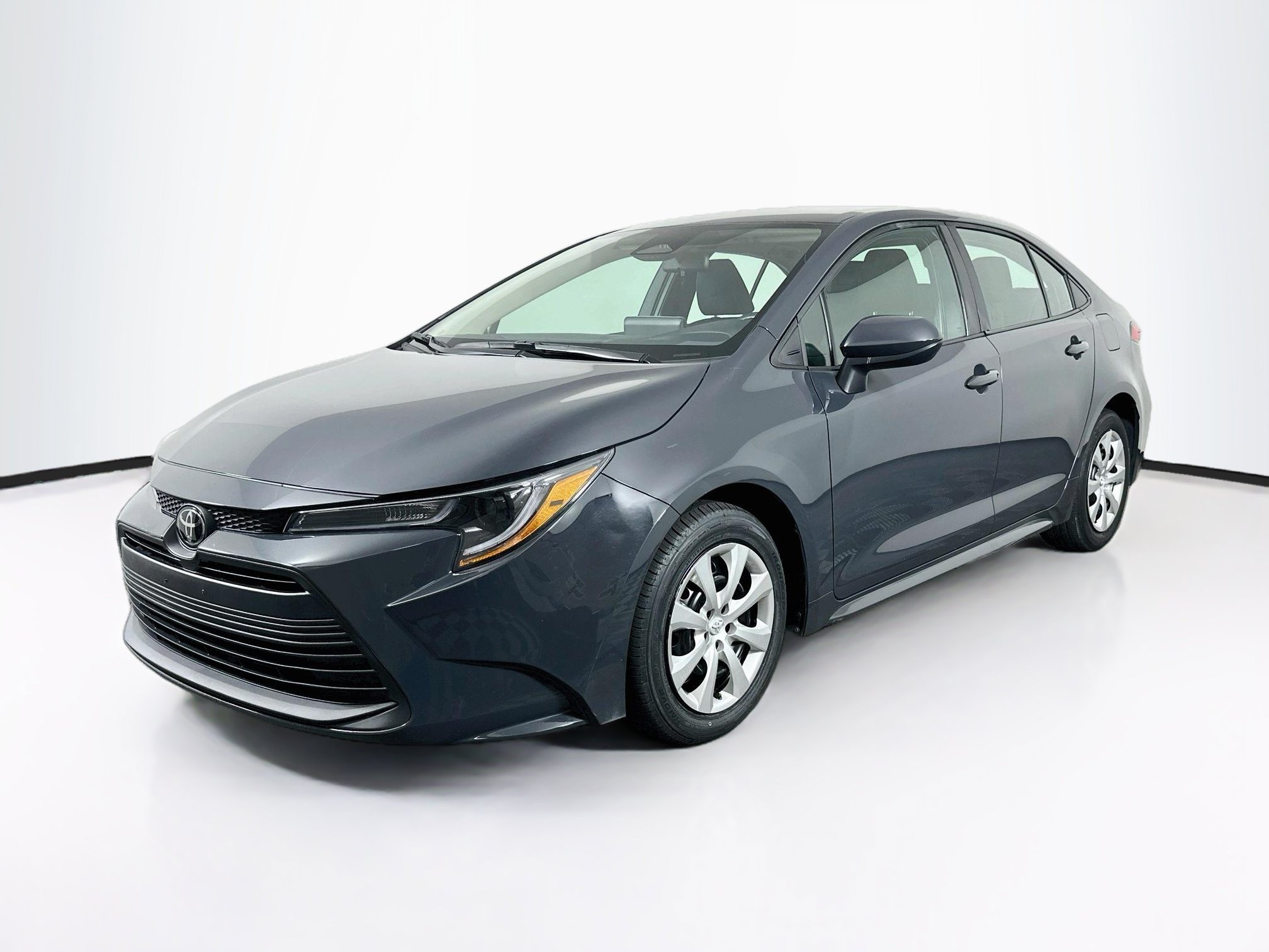 Used 2025 Toyota Corolla LE FWD image 3