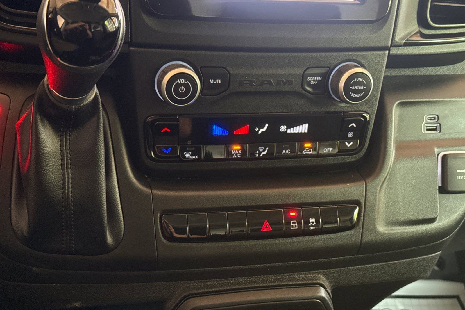 Used 2023 RAM ProMaster 3500 FWD image 27