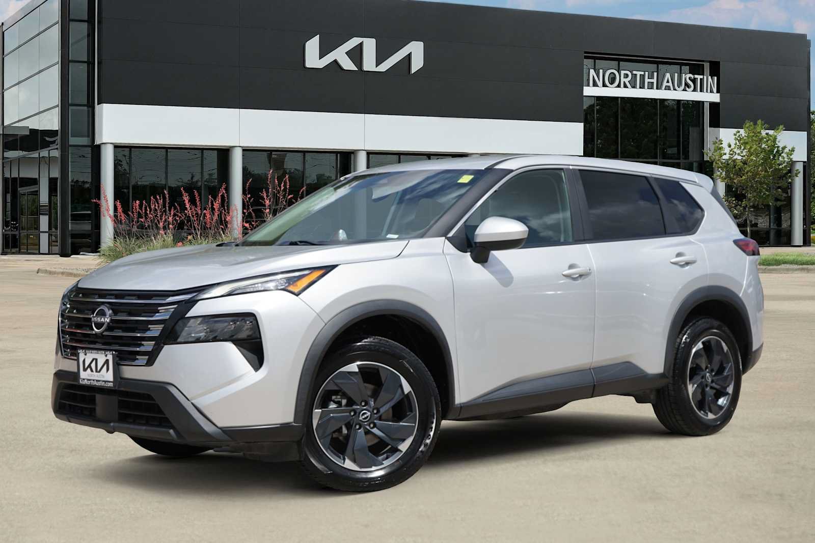 Used 2024 Nissan Rogue SV