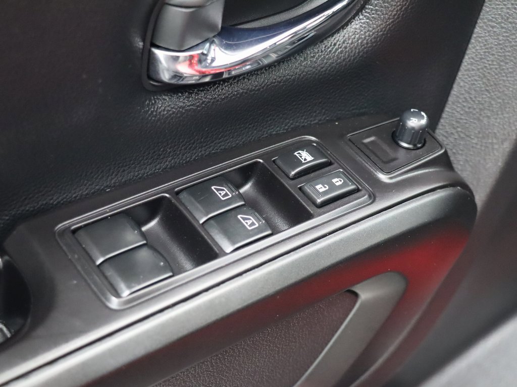 Used 2020 Nissan Titan PRO-4X w/ Pro-4x Utility Package image 31