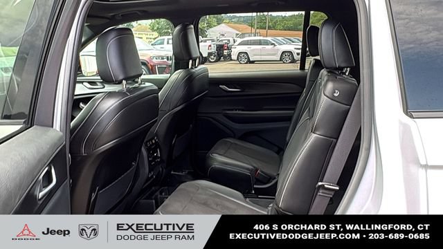 Used 2023 Jeep Grand Cherokee L Laredo AWD/4WD image 23
